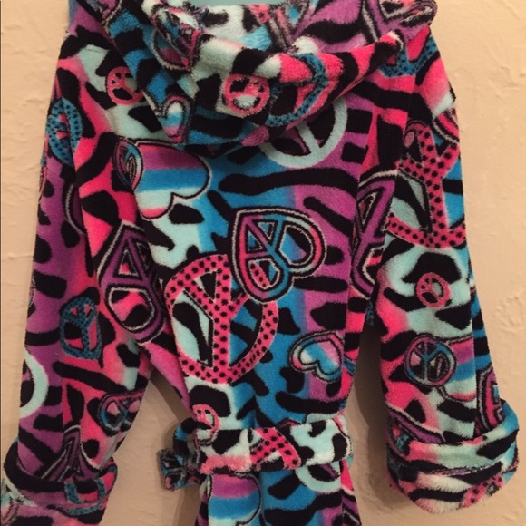 Girls(kids) Heartbreaker Robe - Picture 2 of 3